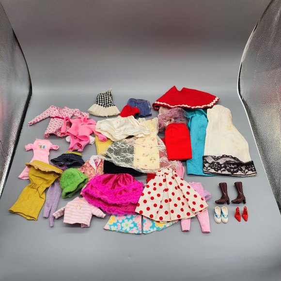 Vintage Barbie Clothes Lot - 30 Pieces + 3 Shoes - Some Need Repair - Rare - Picture 1 of 11